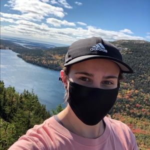 Meet your Posher, Olivia